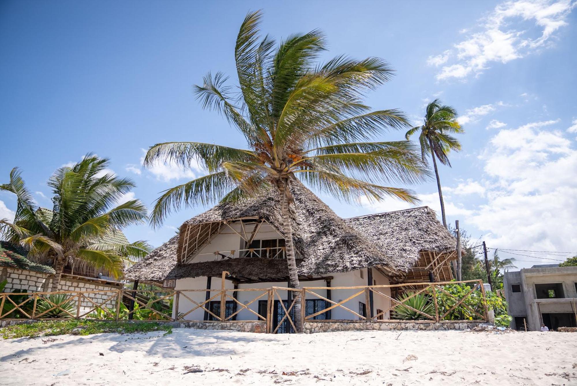 Beachfront Villa Patti Zanzibarhouses Kiwengwa  Exterior photo